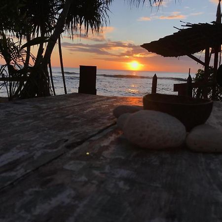 Guru Beach Resort Tangalle Ngoại thất bức ảnh