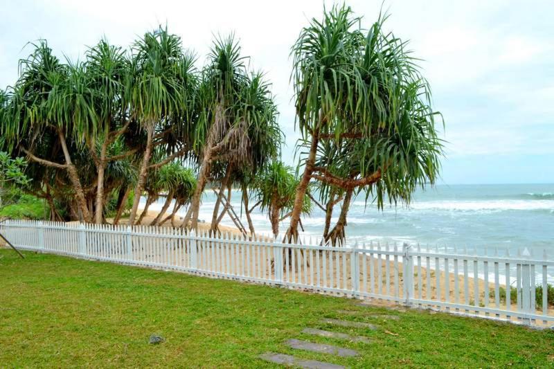 Guru Beach Resort Tangalle Ngoại thất bức ảnh
